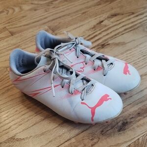(12) Puma Lace Up Neon Youth Soccer Cleats Outdoor Sporty Athletic Activewear